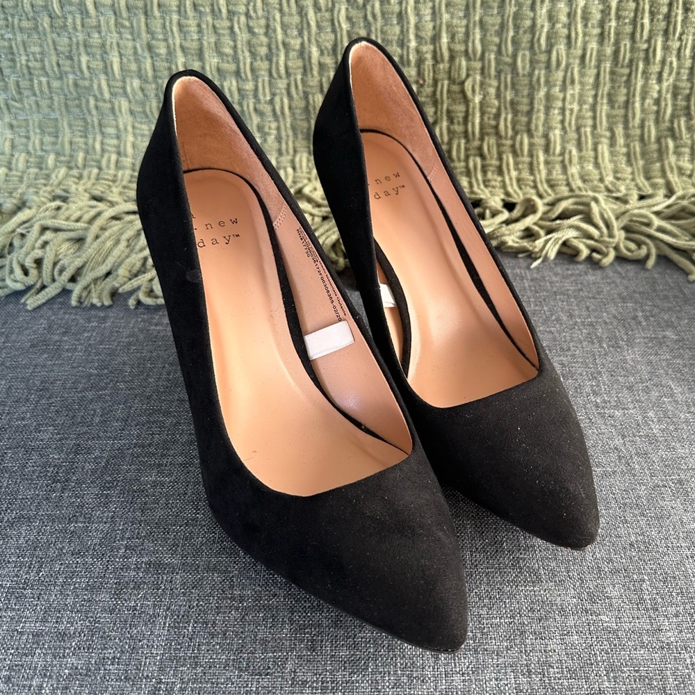 🌤️ A NEW DAY Black Pumps